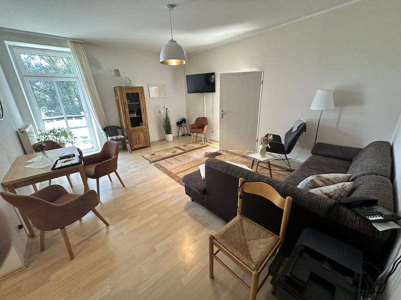 # 8 Markgraf im Herrenhaus * komplett eingerichtet * Balkon * KfZ-Stellplatz * gr. Garten *